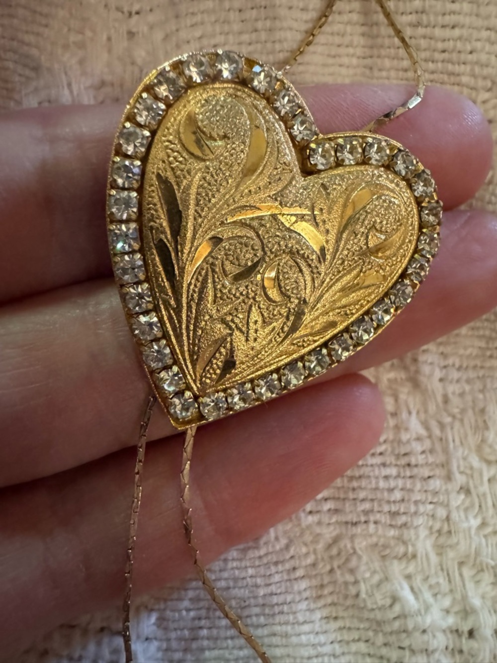 Vintage Gold toned Heart Bolo Pendant Necklace
